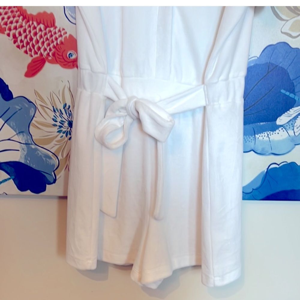 White shorts romper NWOT 
JUICY COUTURE
VELOUR ROMPER 
Size XXL - Picture 9 of 10